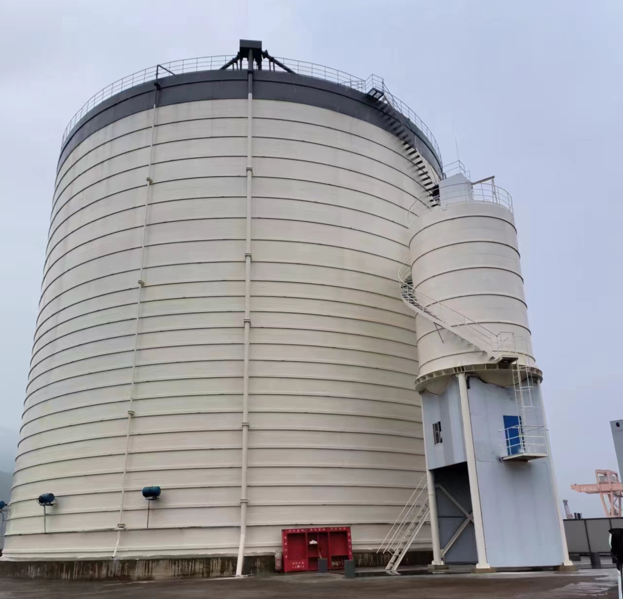 东西湖10万吨水泥钢板库